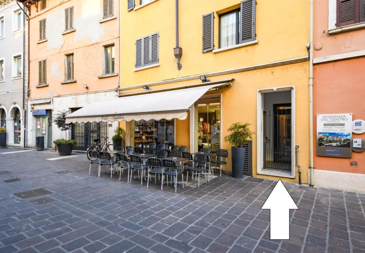 Desenzanoloft Yellow Apartment Desenzano del Garda Eksteriør billede